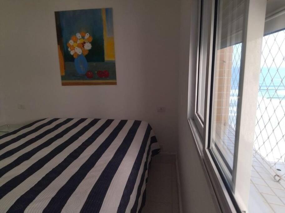 Apto De 3 Dorm De Frente Ao Mar * Guarujá